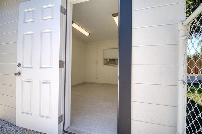 Building Photo - 5670 10th Ave N