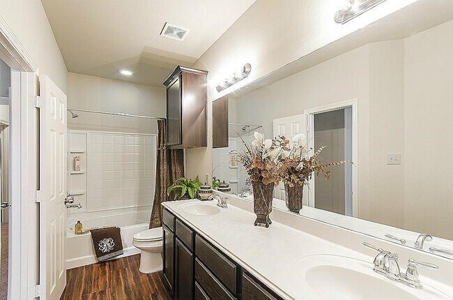 Building Photo - 64 Woodland Hills Dr