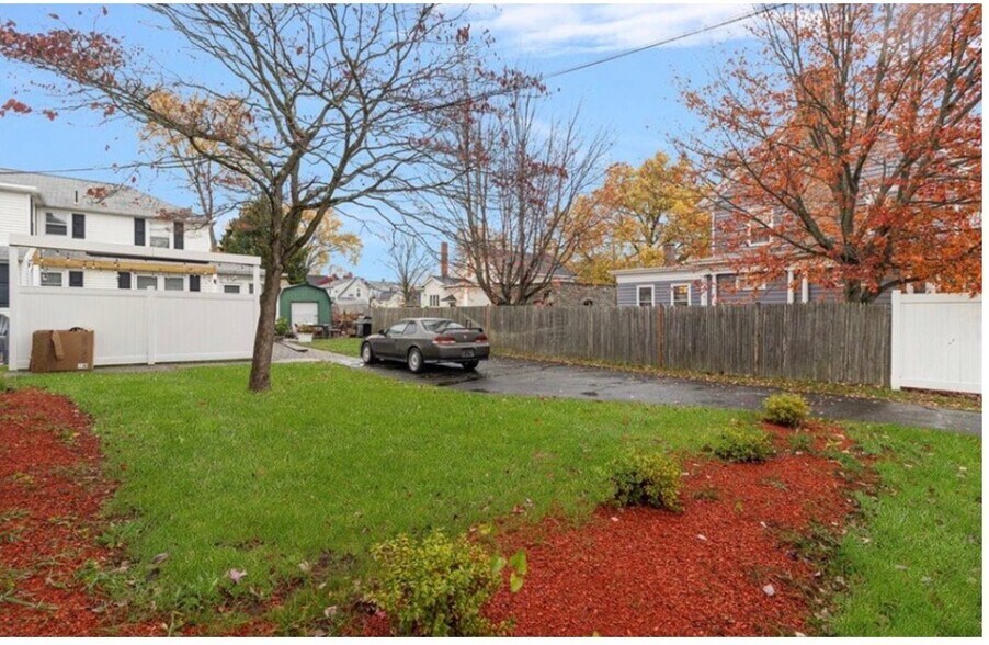 Building Photo - 1303 Cranston St