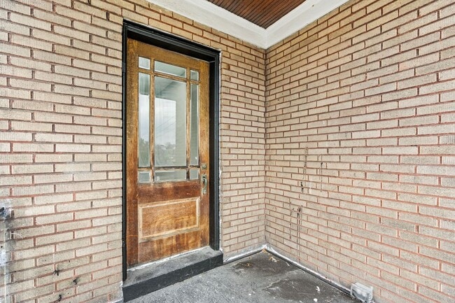 Building Photo - 301 Rochelle St