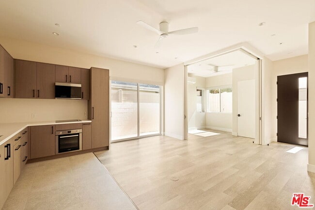 Building Photo - 2325 27th St