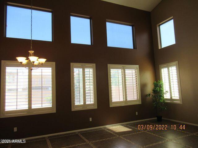 Building Photo - 3928 E Parkview Dr