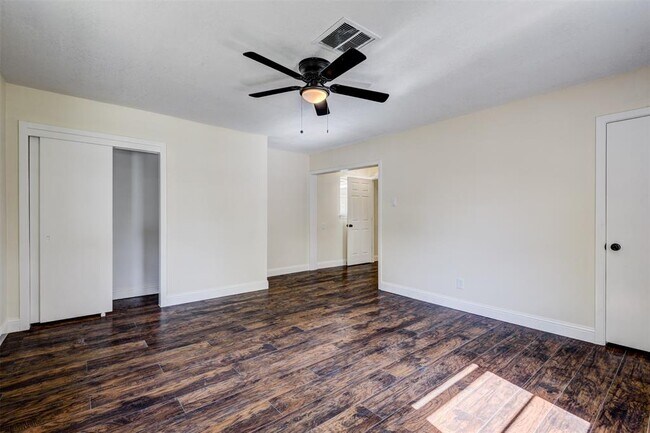 Building Photo - 3403 Linkwood Dr