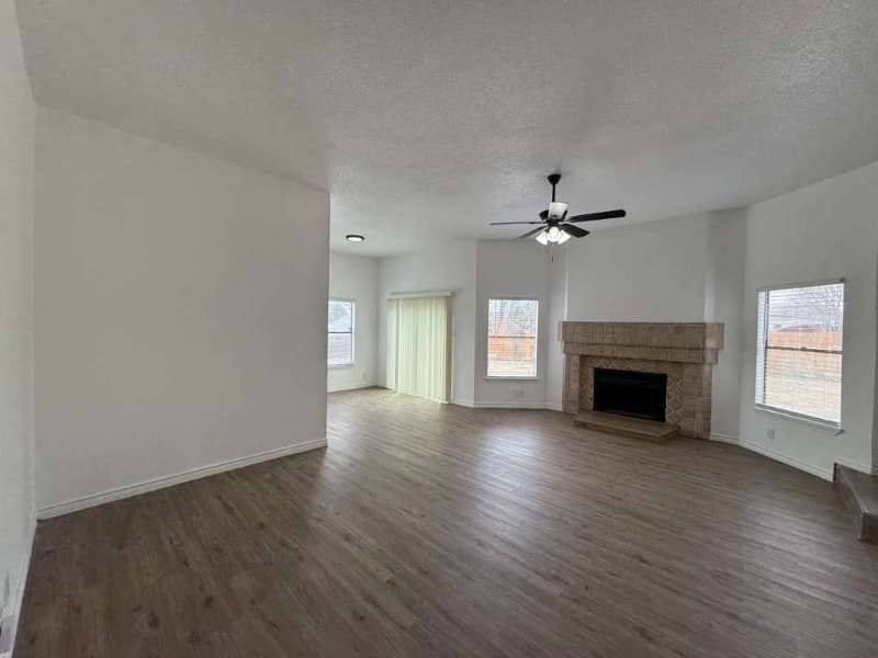 Building Photo - 8750 Shallow Ridge Dr