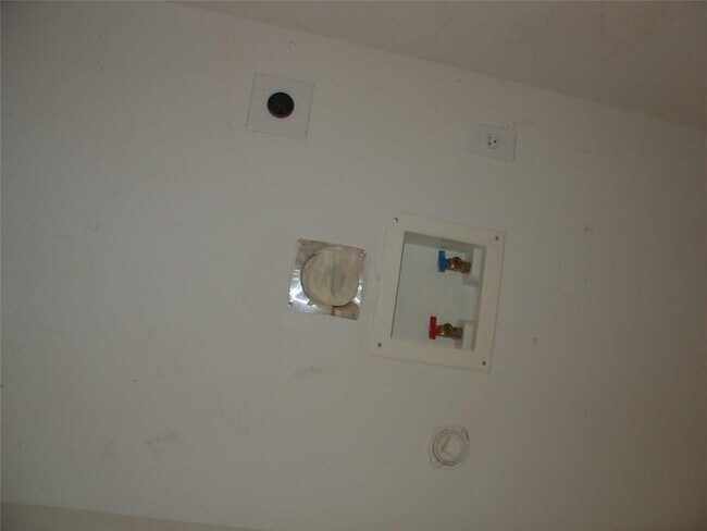 Building Photo - 1900 Little Elm Trail