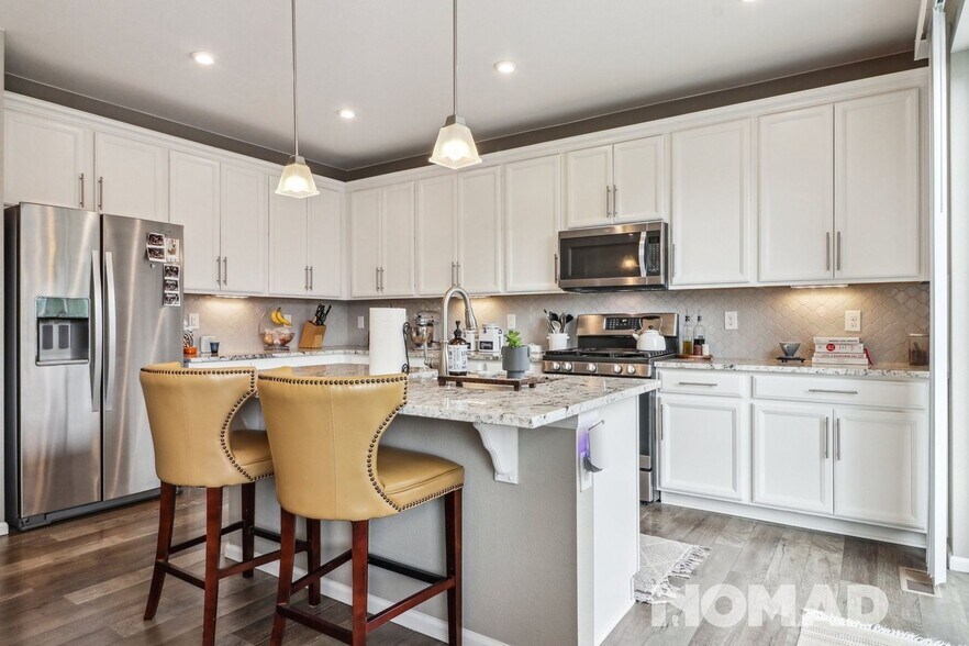 Building Photo - 15993 E Otero Cir