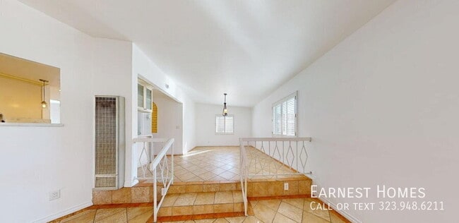 Building Photo - 7317 Kraft Ave