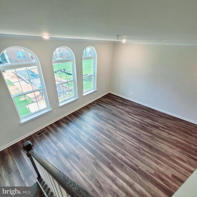 Building Photo - 6 Garden Meadow Pl
