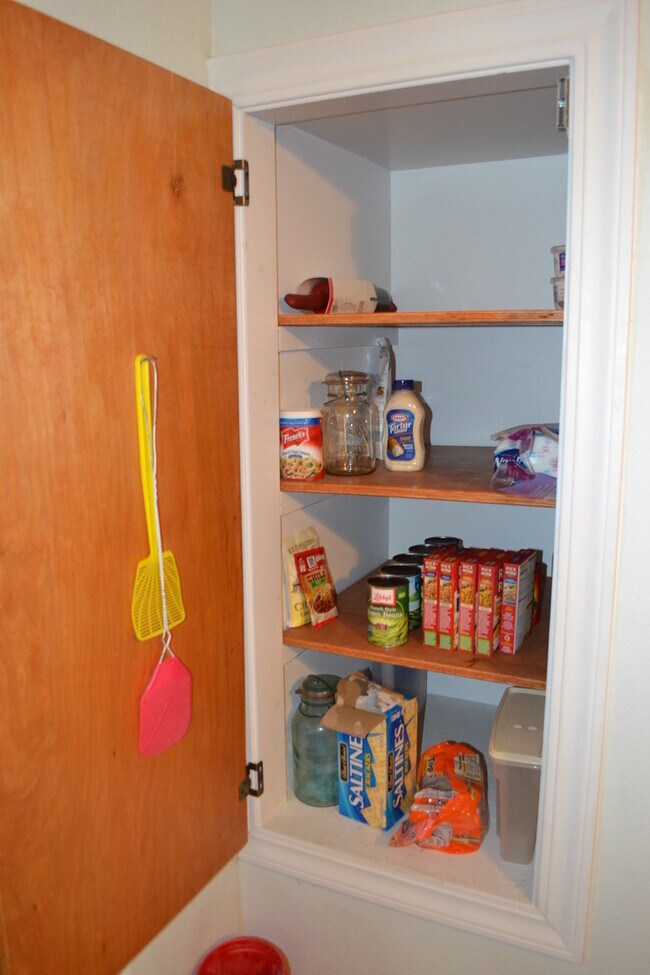 Building Photo - Nice and previously remodeled 2 bedroom w/ detached 3rd bedroom, carport & storage garage in Clay...