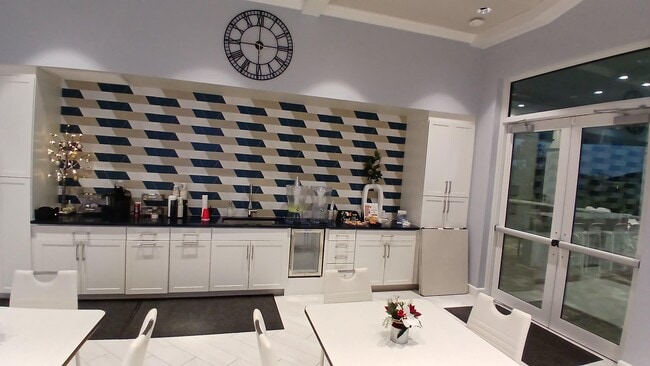 Building Photo - 1204 SE Woodbine Rd