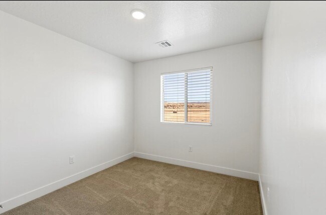 Building Photo - 5868 S Mythical Ln