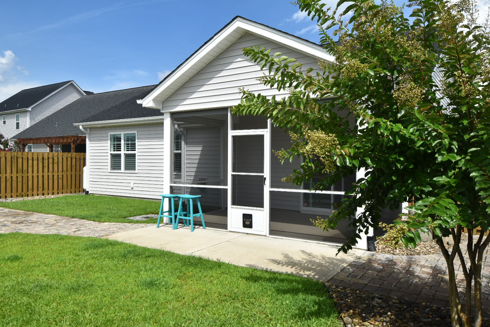 Building Photo - 3005 Primrose Ln