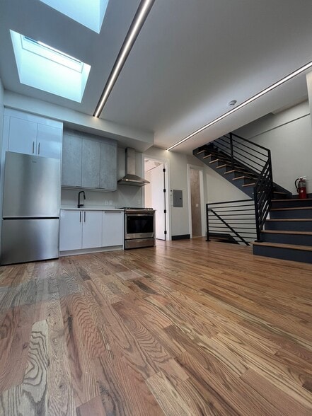Building Photo - 604 Palisade Ave