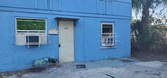 Building Photo - 1903 7th Ave S