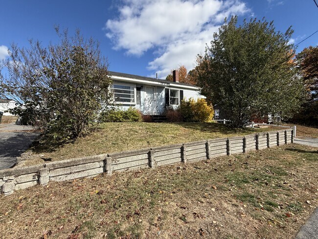 Primary Photo - 66 Memory Ln