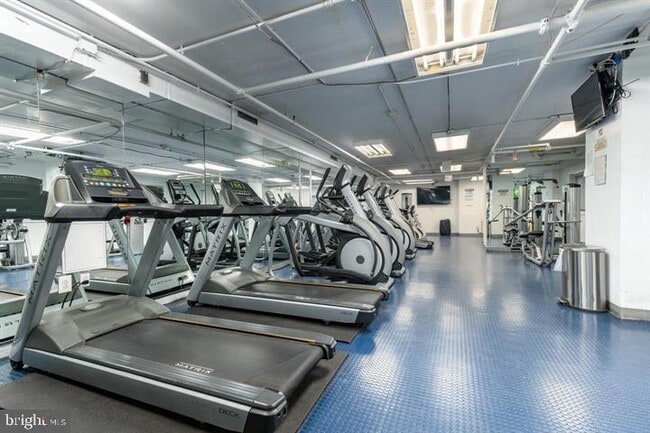 Building Photo - 2101 Chestnut St