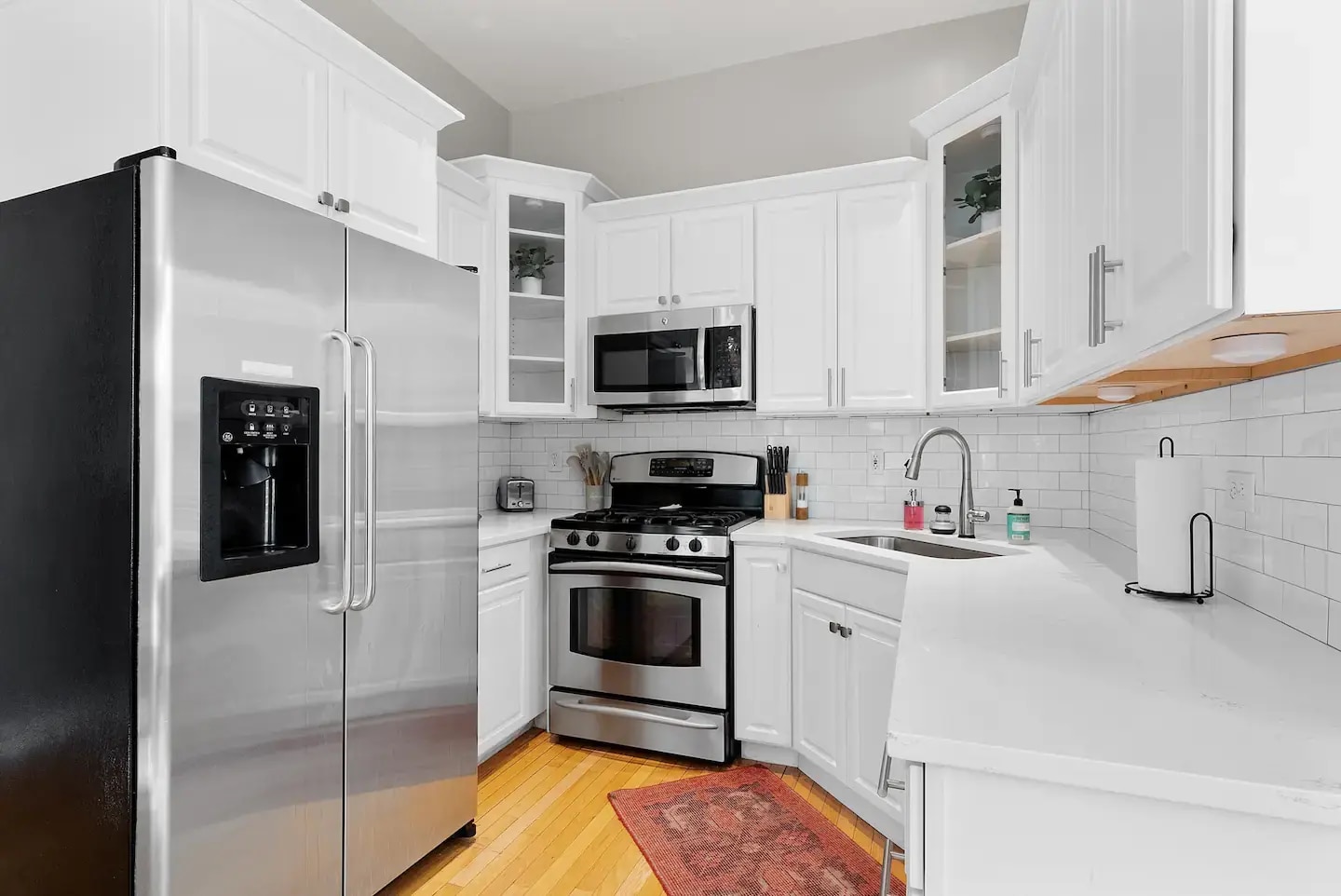 Building Photo - 950 N 6th St