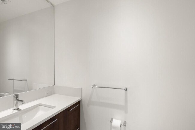 Building Photo - 1650 Silver Hill Dr