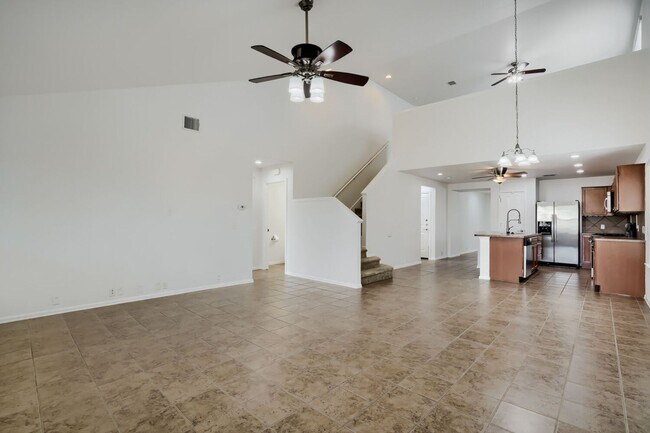 Building Photo - Beautiful 4 Bedroom Home