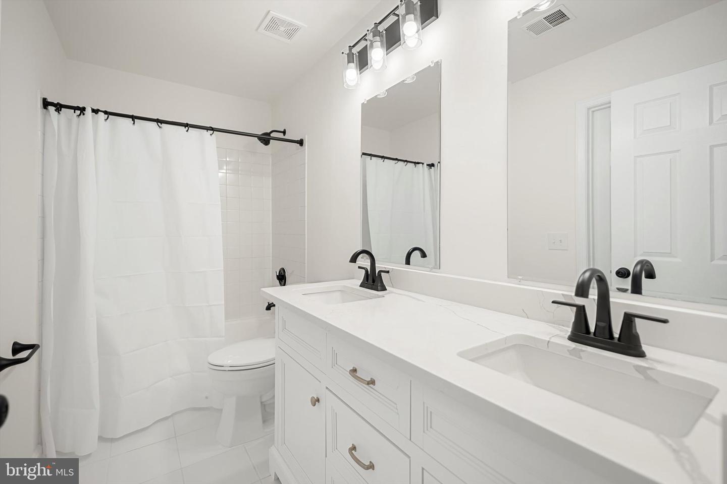 Building Photo - 12399 Brown Fox Way
