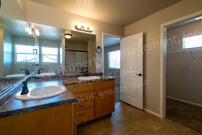 Building Photo - 3015 Denver Dr