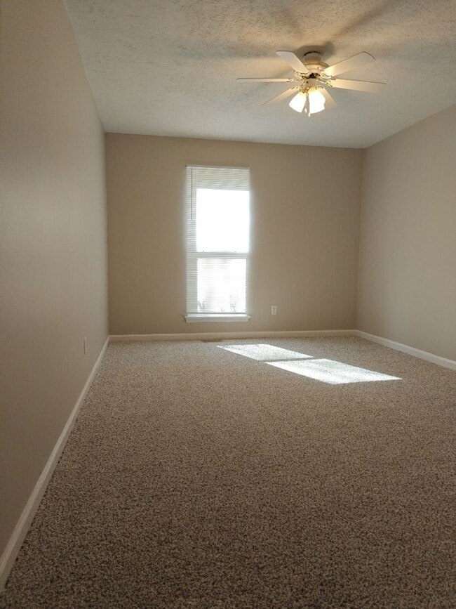 Building Photo - Gorgeous 3-bedroom, 2-bath home with Garage in Columbia County!