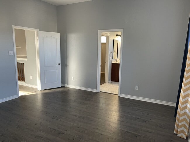 Building Photo - Beautiful Home off Stone Oak Pkwy