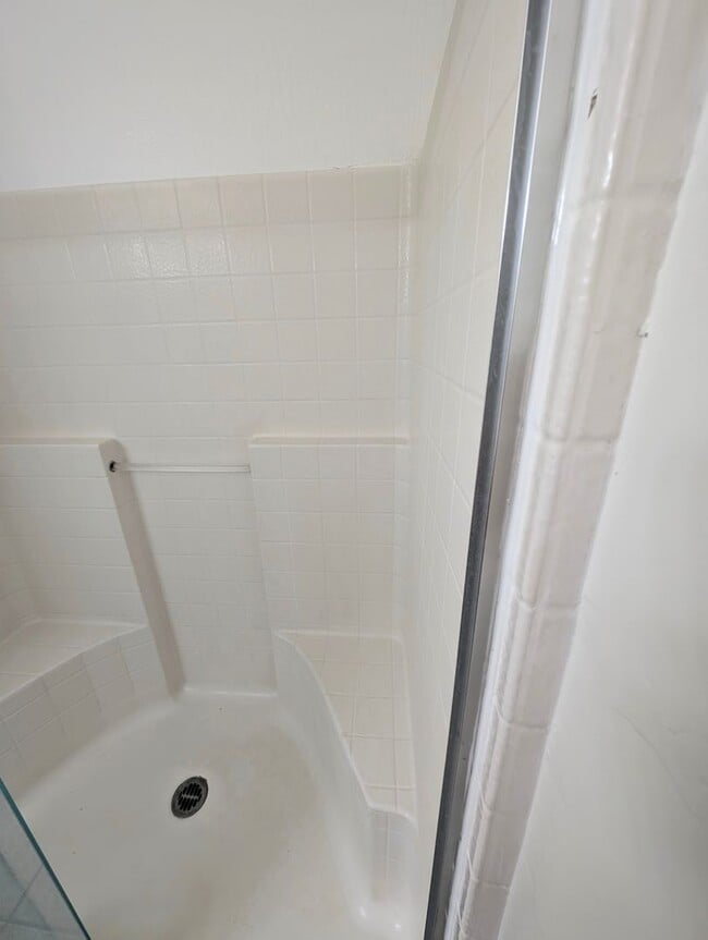 Building Photo - AVAILABLE NOW!!! - Roomy single story 4 bedroom home for rent in Pecan Creek!