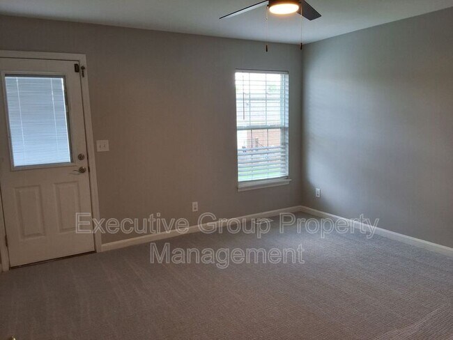 Building Photo - 204 Adena Loop