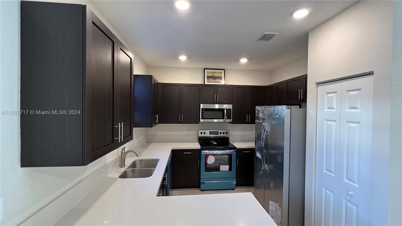 Building Photo - 12723 SW 230th Ter