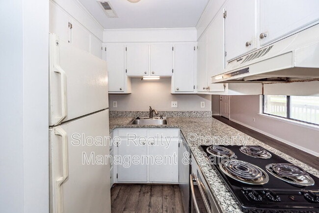 Building Photo - 819 Sandpiper Dr