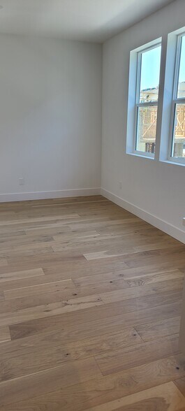 Building Photo - 5601 Linen Ct