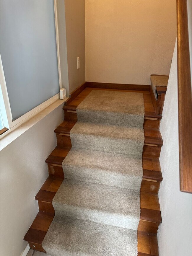 Building Photo - 1bd/1ba Seattle Home