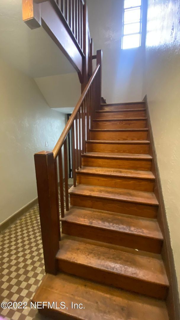 Building Photo - Charming 1/1 in Historic San Marco!