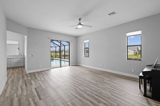 Building Photo - 3106 SW 22nd Ave