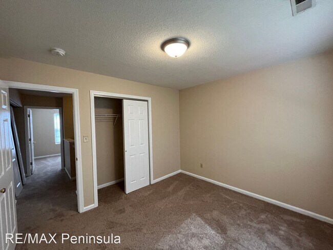 Building Photo - 3 br, 2.5 bath House - 719 Emerald Court