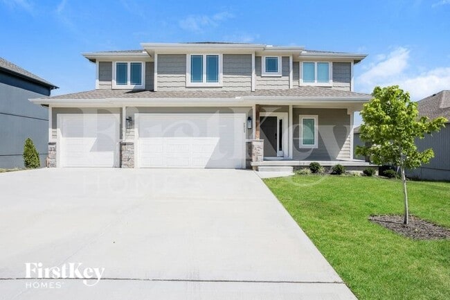 Building Photo - 2217 NE Janessa Dr