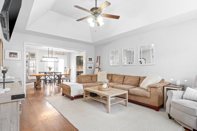 Building Photo - 649 Fox Hound Dr
