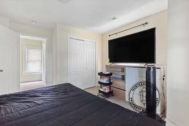 Building Photo - "Charming 3-Bedroom Home with Spacious Interiors in Norfolk's Heart!"