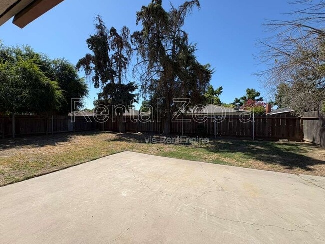 Building Photo - 1836 Cheyenne Dr