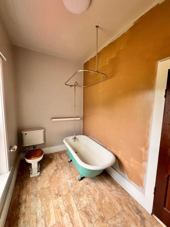 Building Photo - 98382 Sitkum Ln