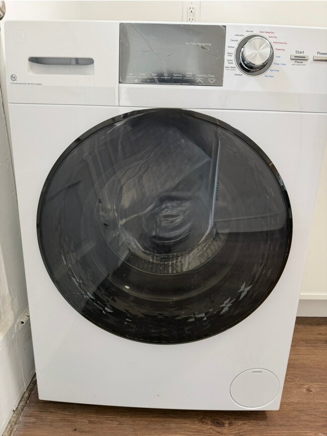 Building Photo - 7712 S Jeffery Blvd