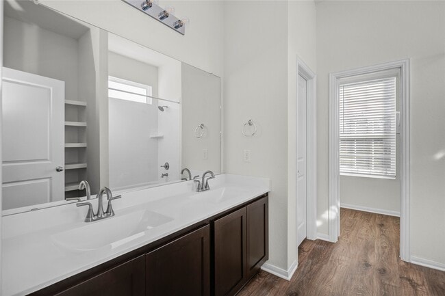 Building Photo - 416 Magnolia Ln