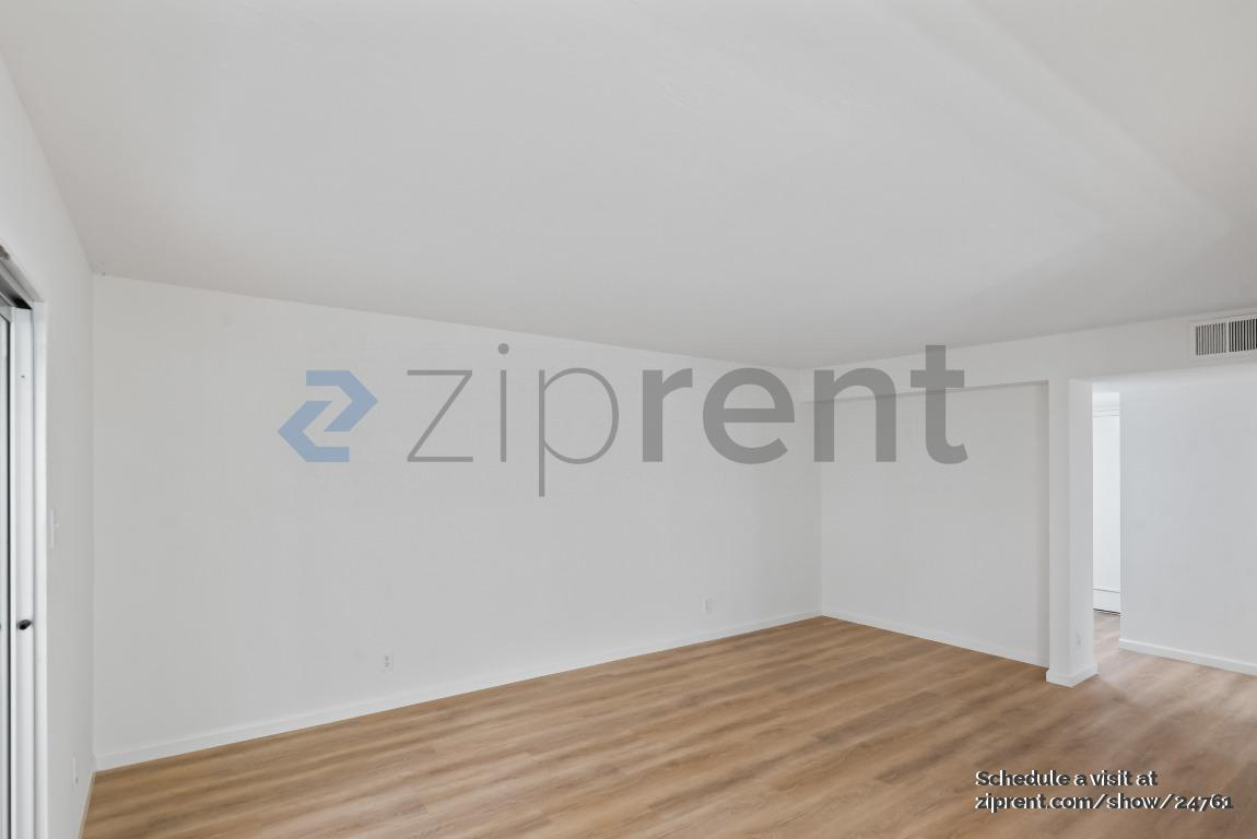 Building Photo - 675 Sharon Park Dr