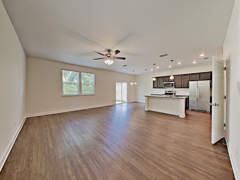Building Photo - 8619 Highfield Ave