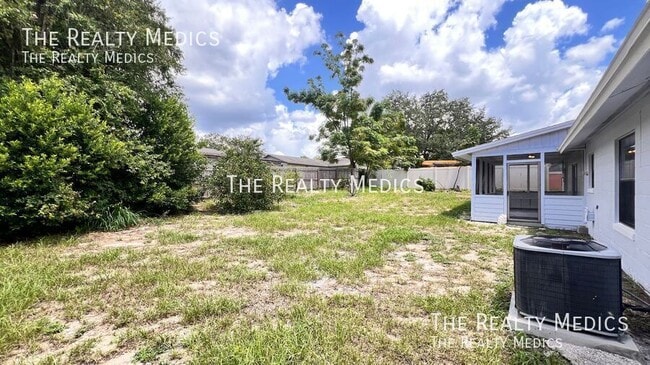 Building Photo - 6421 Undine Way