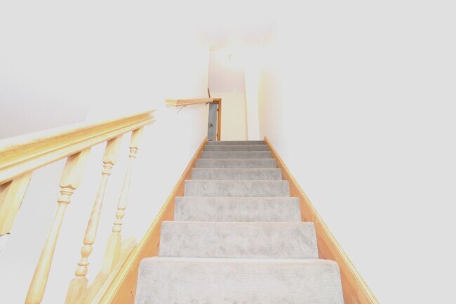 Building Photo - 37 Oak Hill Rd