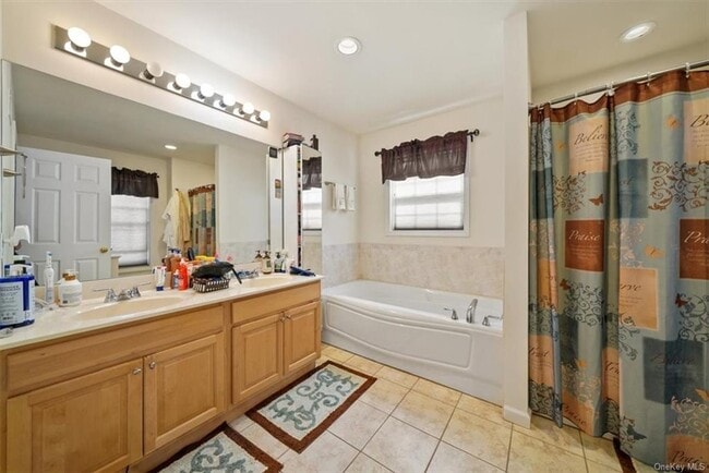 Building Photo - 10 Silas Seaman St