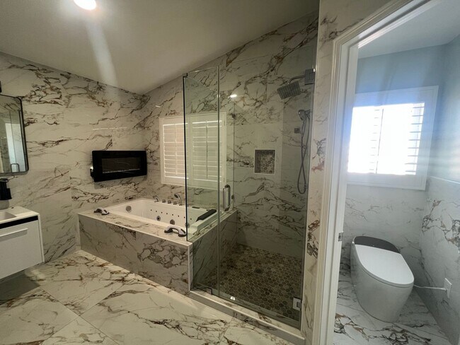 Building Photo - Beautiful 4bed with large loft, 3bath Colton Home! MOVE-IN SPECIAL