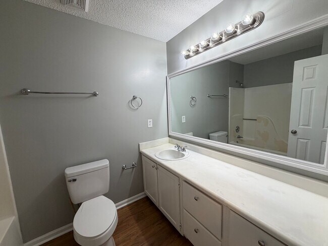 Building Photo - RENTAL HOME 3BD/2BTH